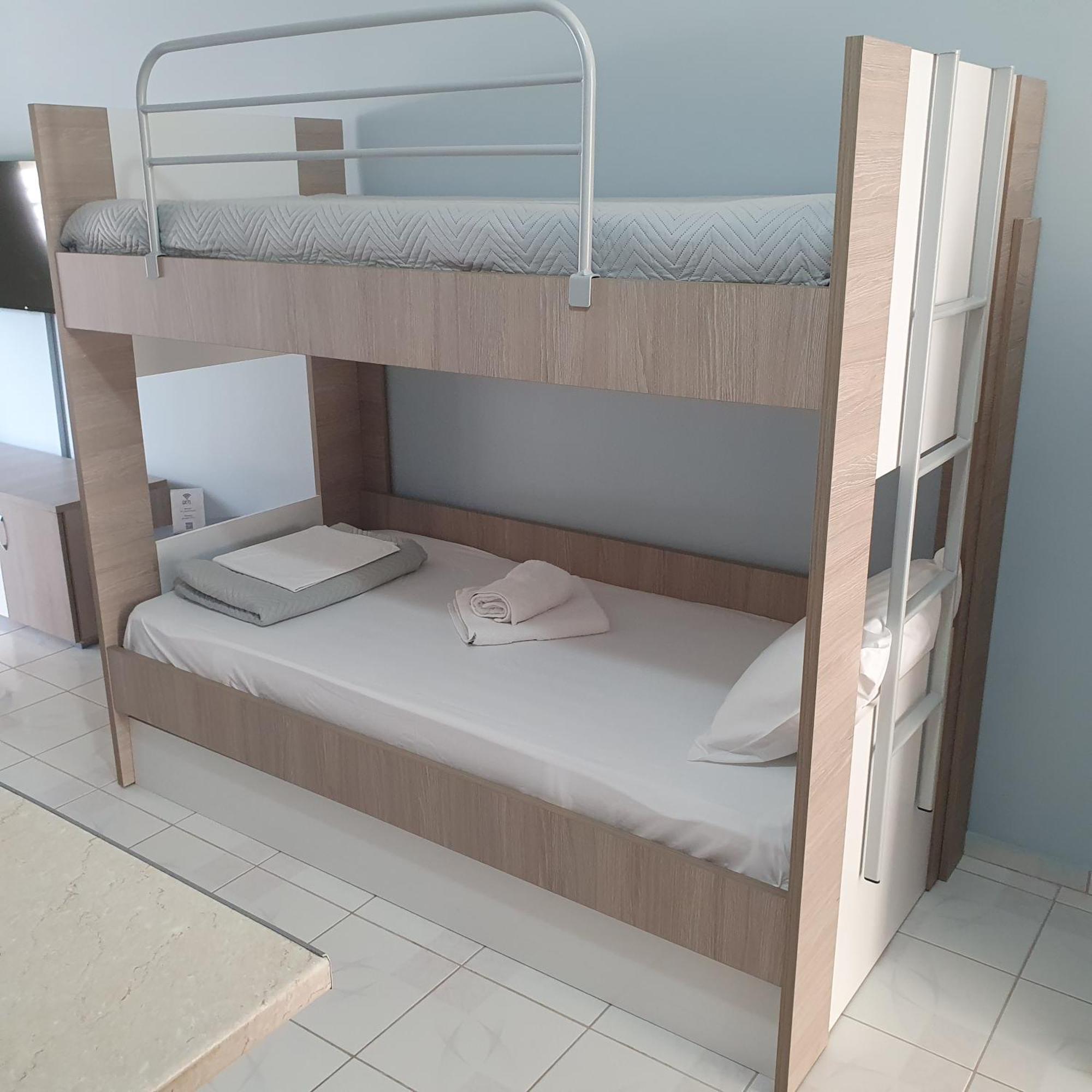 Gm Apartments Толон Экстерьер фото